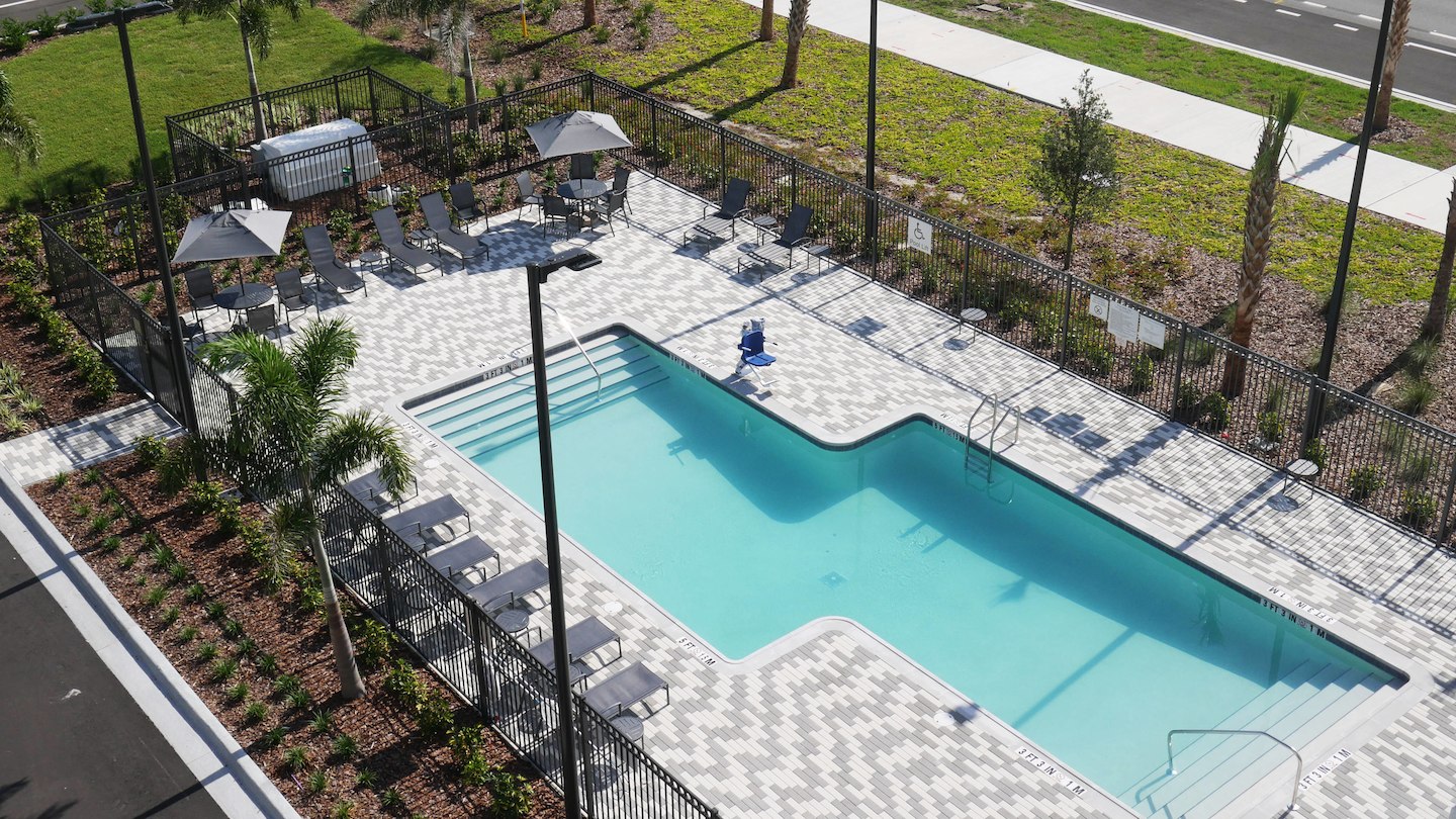 mlbfv-pool-9268-hor-wide.jpg